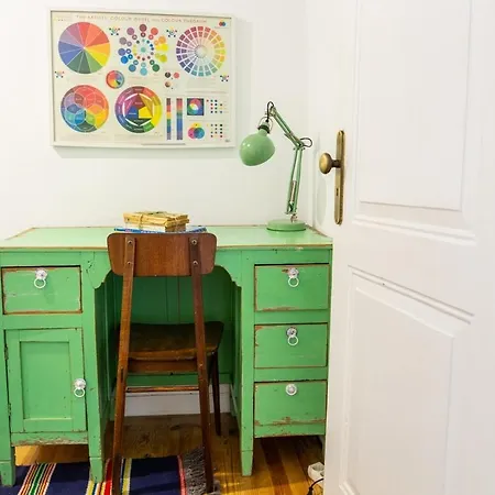 Plum Guide - Colour Theorum Appartement Lissabon